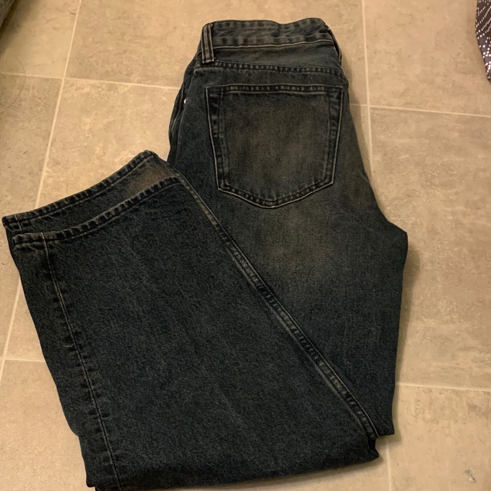 H&M Black Relaxed Jeans with Classic Style